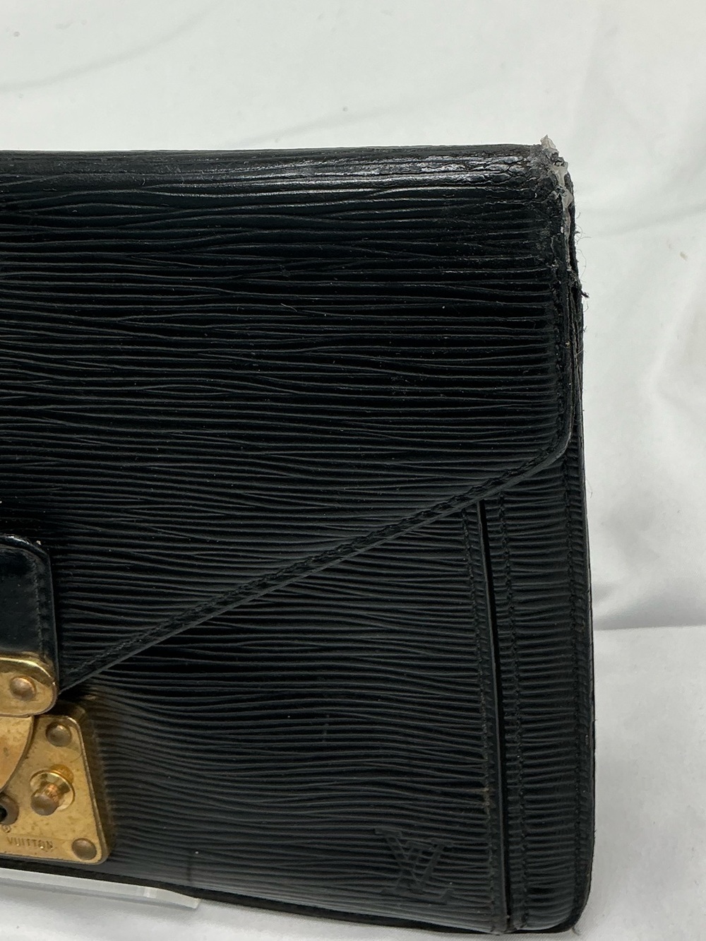 Louis Vuitton Sellier Dragonne Clutch Bag – Black Epi Leather | Vintage 👀 - Picture 12 of 13